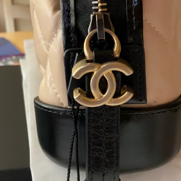 🌹 CHANEL O - CASE 🌹NWT 🌹 - Picture 7 of 16